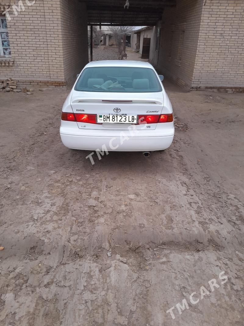 Toyota Camry 2000 - 98 000 TMT - Халач - img 7