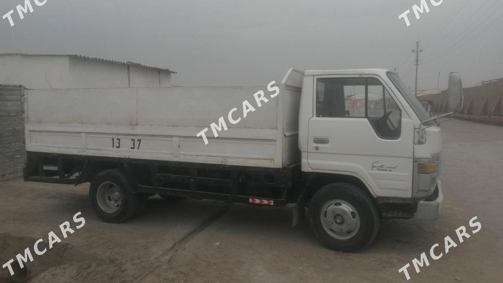 Toyota Dyna 1996 - 95 000 TMT - Дашогуз - img 4