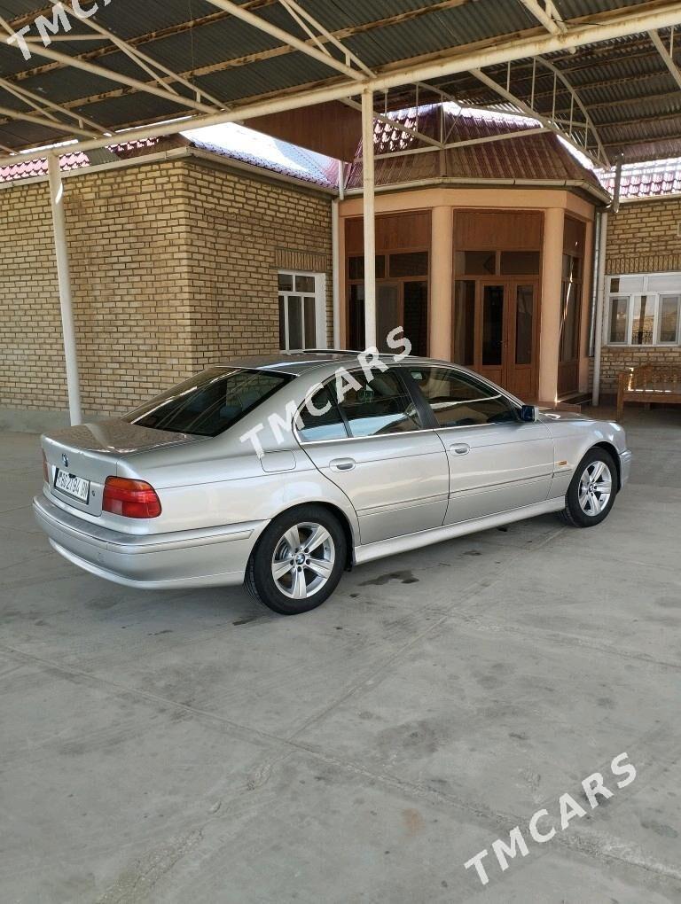 BMW E39 1999 - 80 000 TMT - Балканабат - img 2