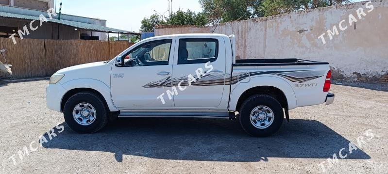 Toyota Hilux 2013 - 280 000 TMT - Daşoguz - img 4