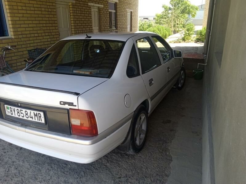 Opel Vectra 1989 - 35 000 TMT - Мургап - img 2