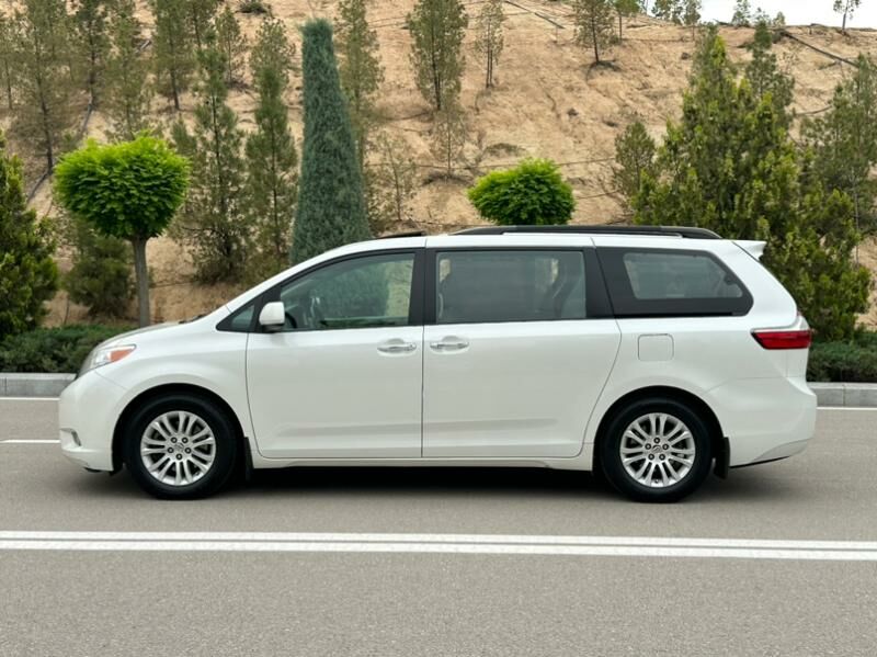 Toyota Sienna 2017 - 440 000 TMT - Aşgabat - img 4