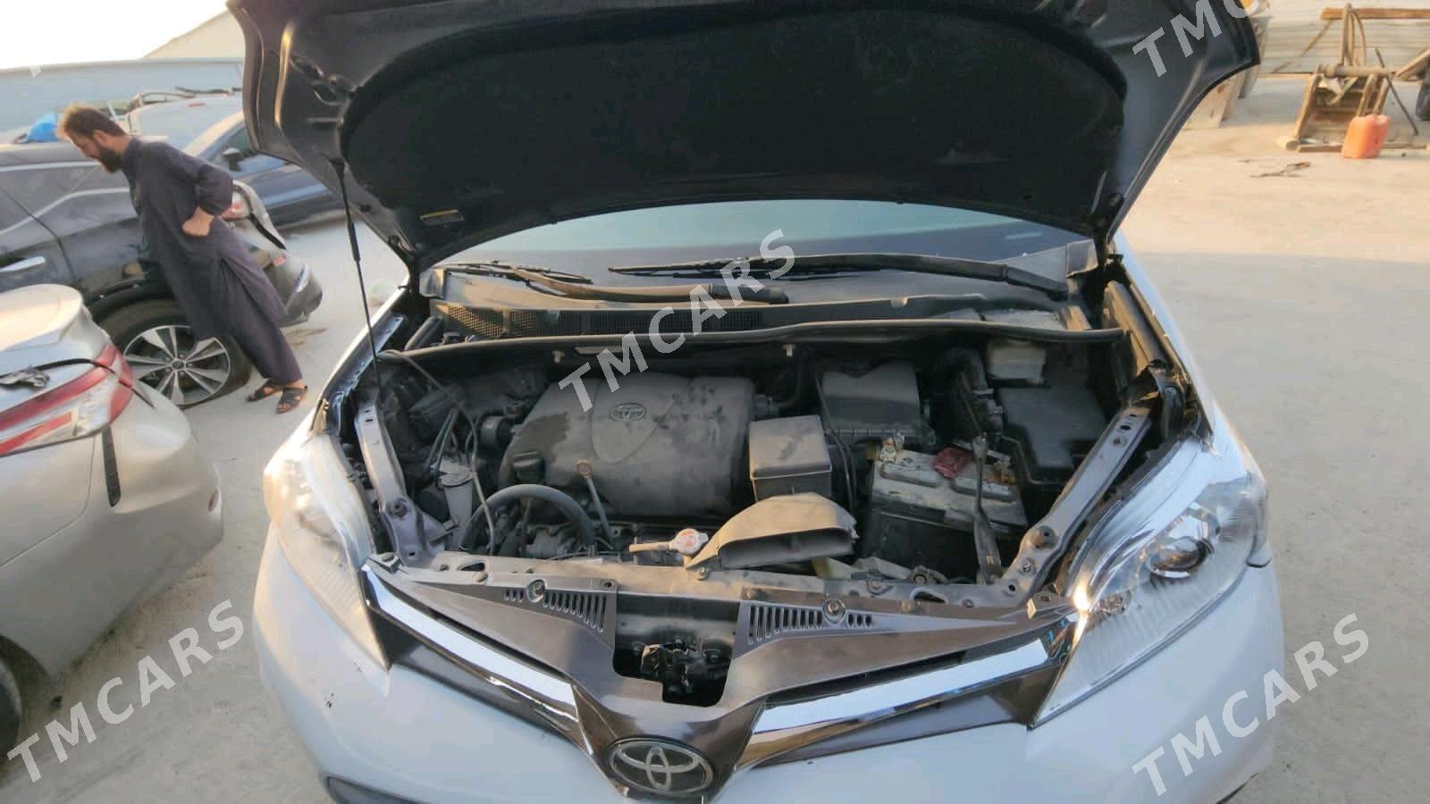 Toyota Sienna 2019 - 330 000 TMT - Мары - img 6