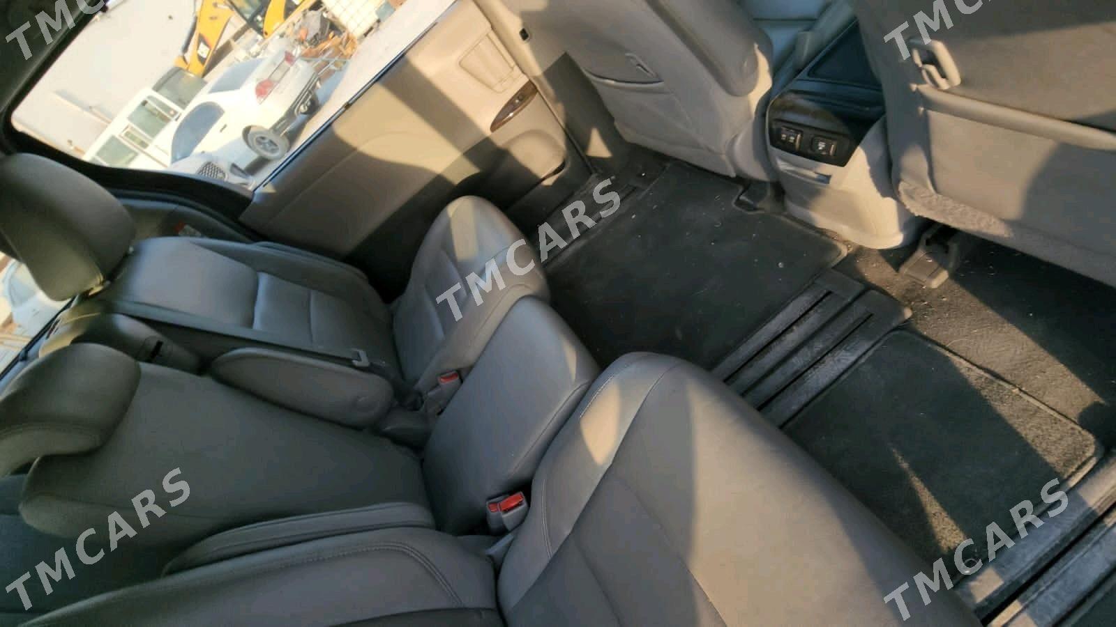 Toyota Sienna 2019 - 330 000 TMT - Мары - img 9