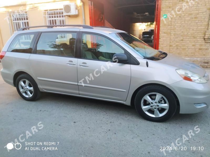 Toyota Sienna 2009 - 220 000 TMT - Туркменабат - img 2