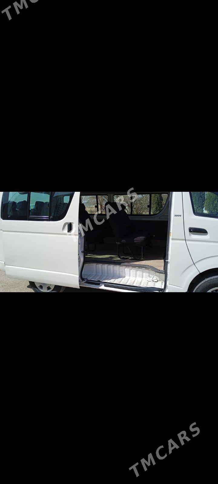 Toyota Hiace 2006 - 260 000 TMT - Махтумкули - img 7