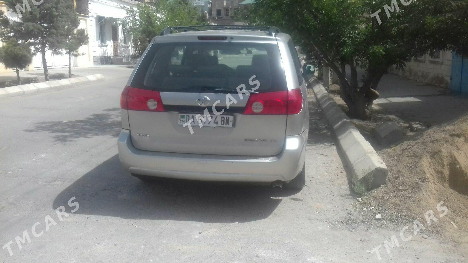 Toyota Sienna 2006 - 170 000 TMT - Türkmenbaşy - img 3