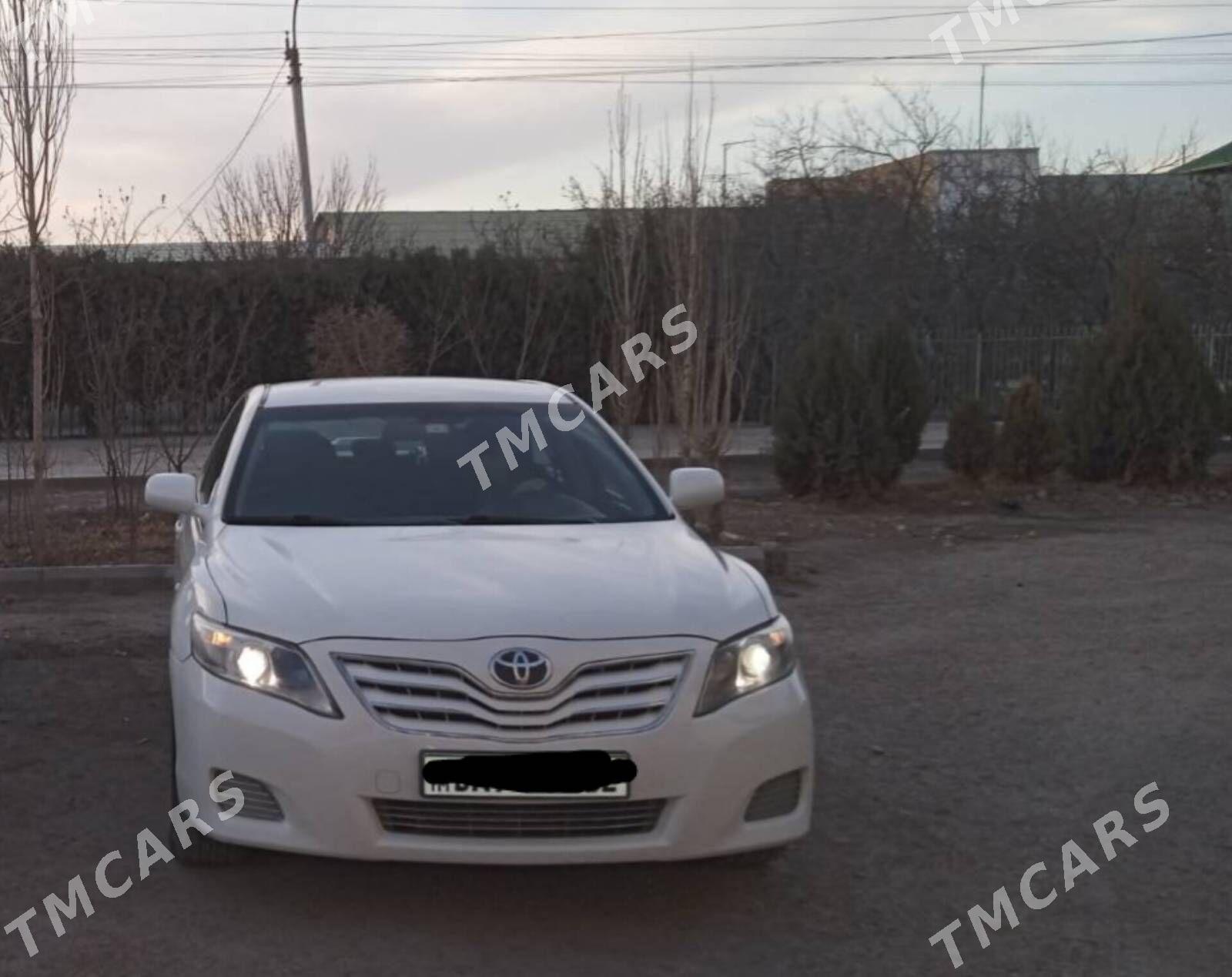 Toyota Camry 2011 - 130 000 TMT - Дашогуз - img 4