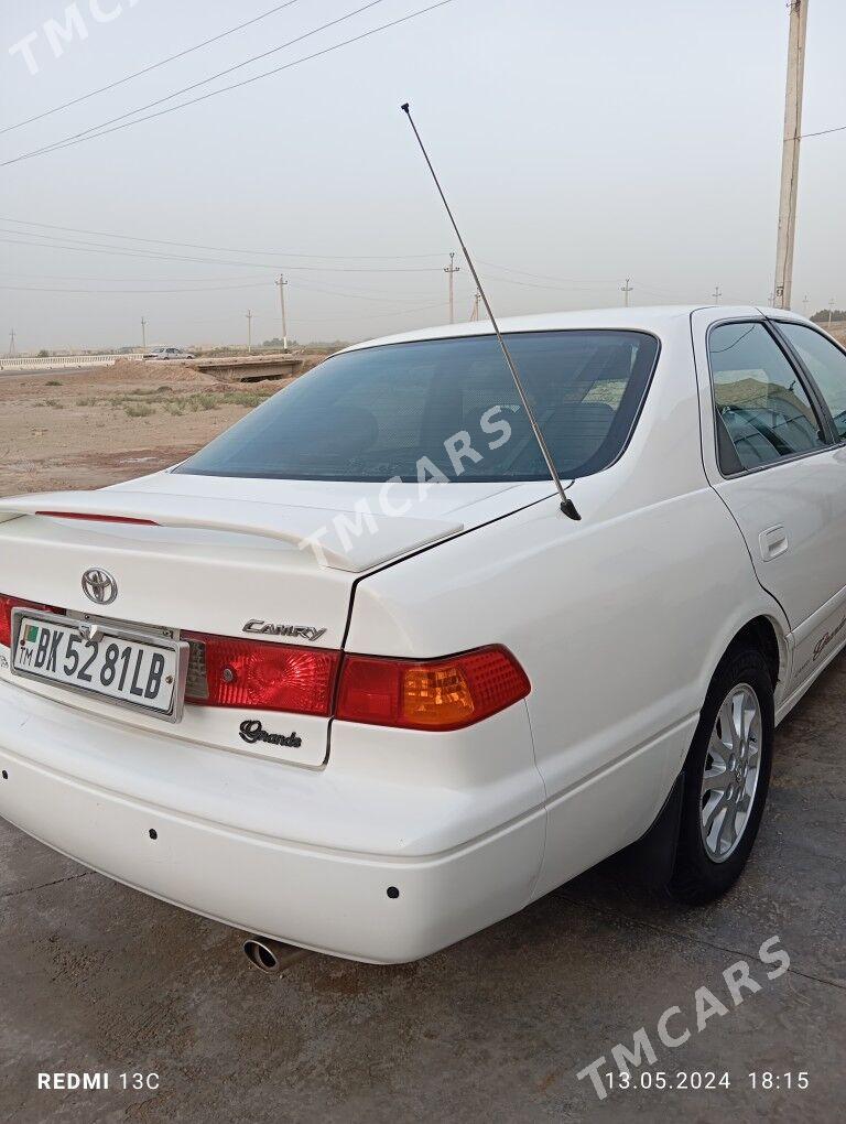 Toyota Camry 2001 - 120 000 TMT - Dänew - img 2