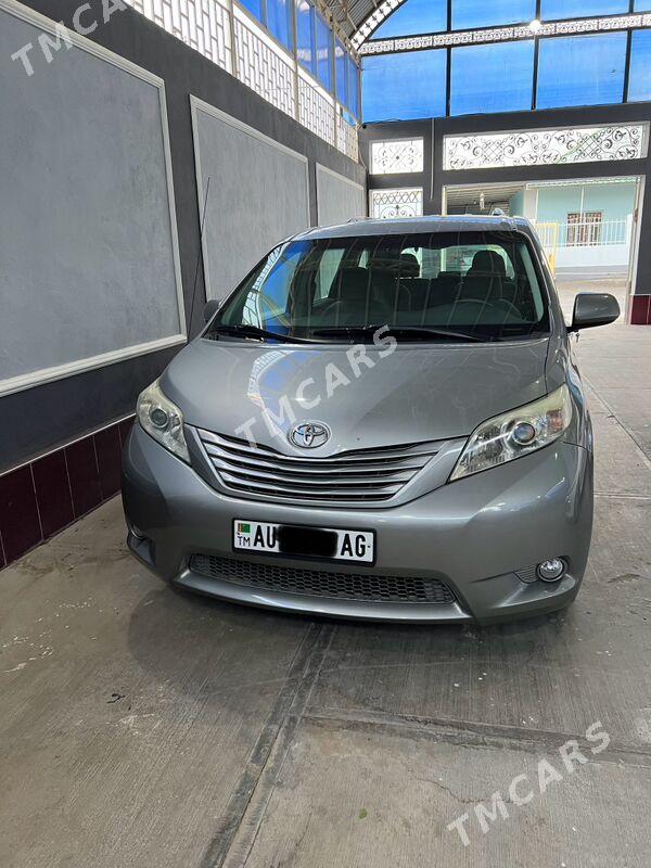 Toyota Sienna 2011 - 259 000 TMT - Ашхабад - img 3