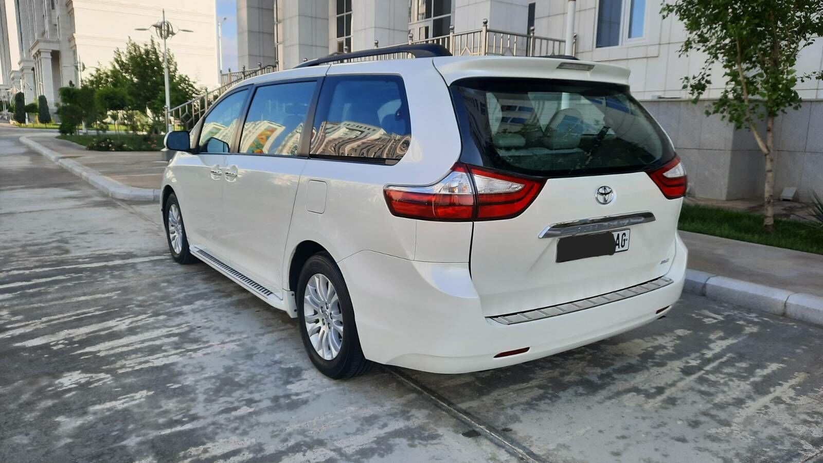 Toyota Sienna 2017 - 480 000 TMT - Aşgabat - img 4