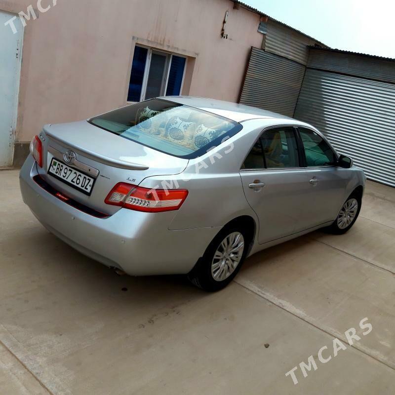 Toyota Camry 2010 - 150 000 TMT - Дашогуз - img 3