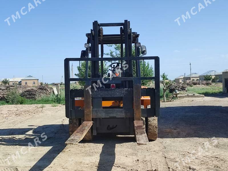 LiuGong Forklift 2014 - 355 000 TMT - Mary - img 3