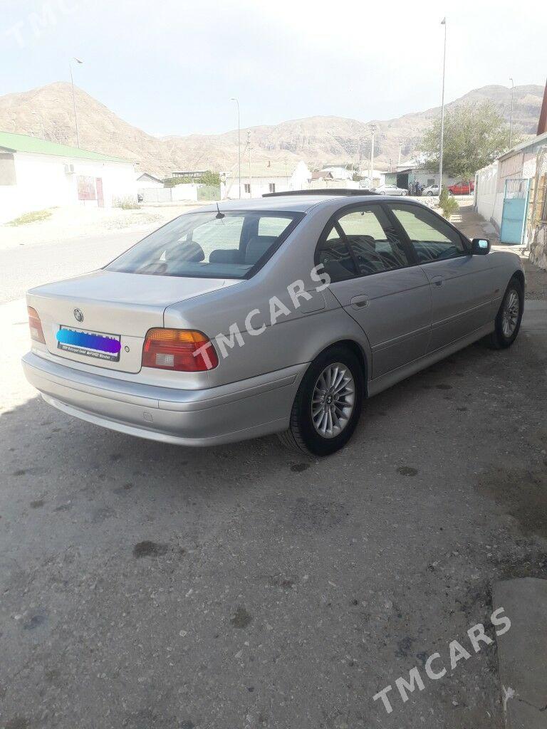 BMW E39 2001 - 110 000 TMT - Балканабат - img 3