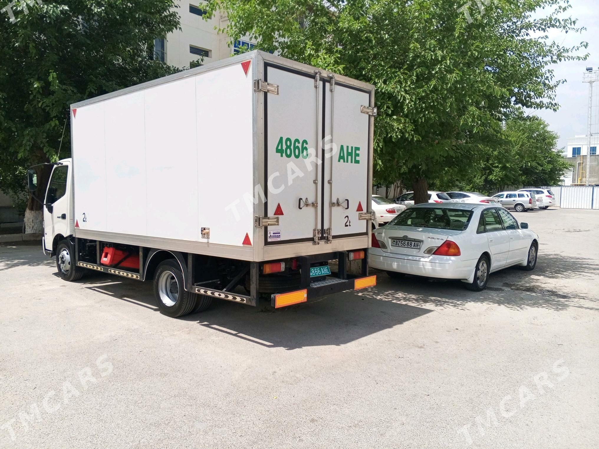 Toyota Hino 2021 - 635 000 TMT - Ашхабад - img 2