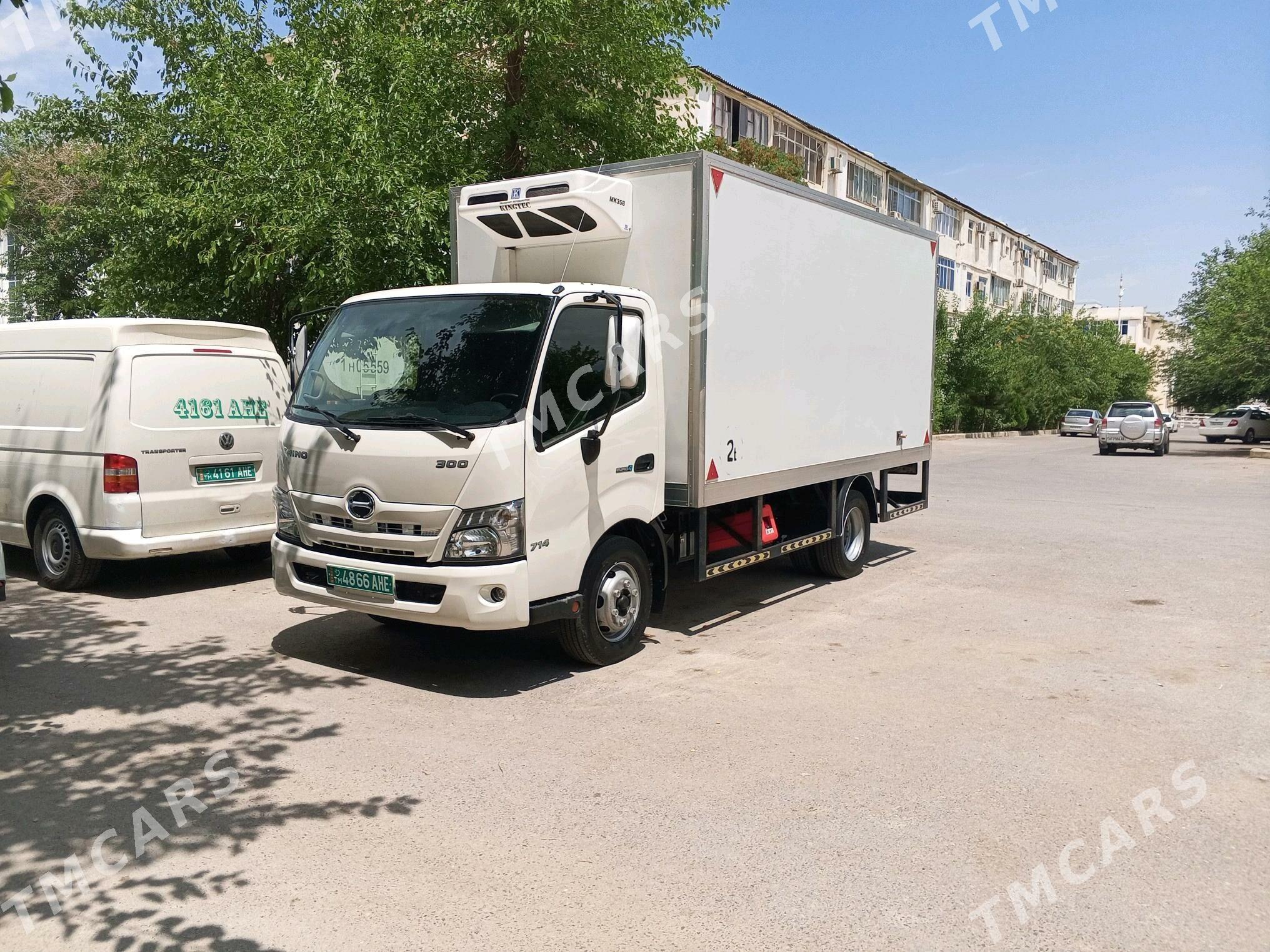 Toyota Hino 2021 - 635 000 TMT - Aşgabat - img 3