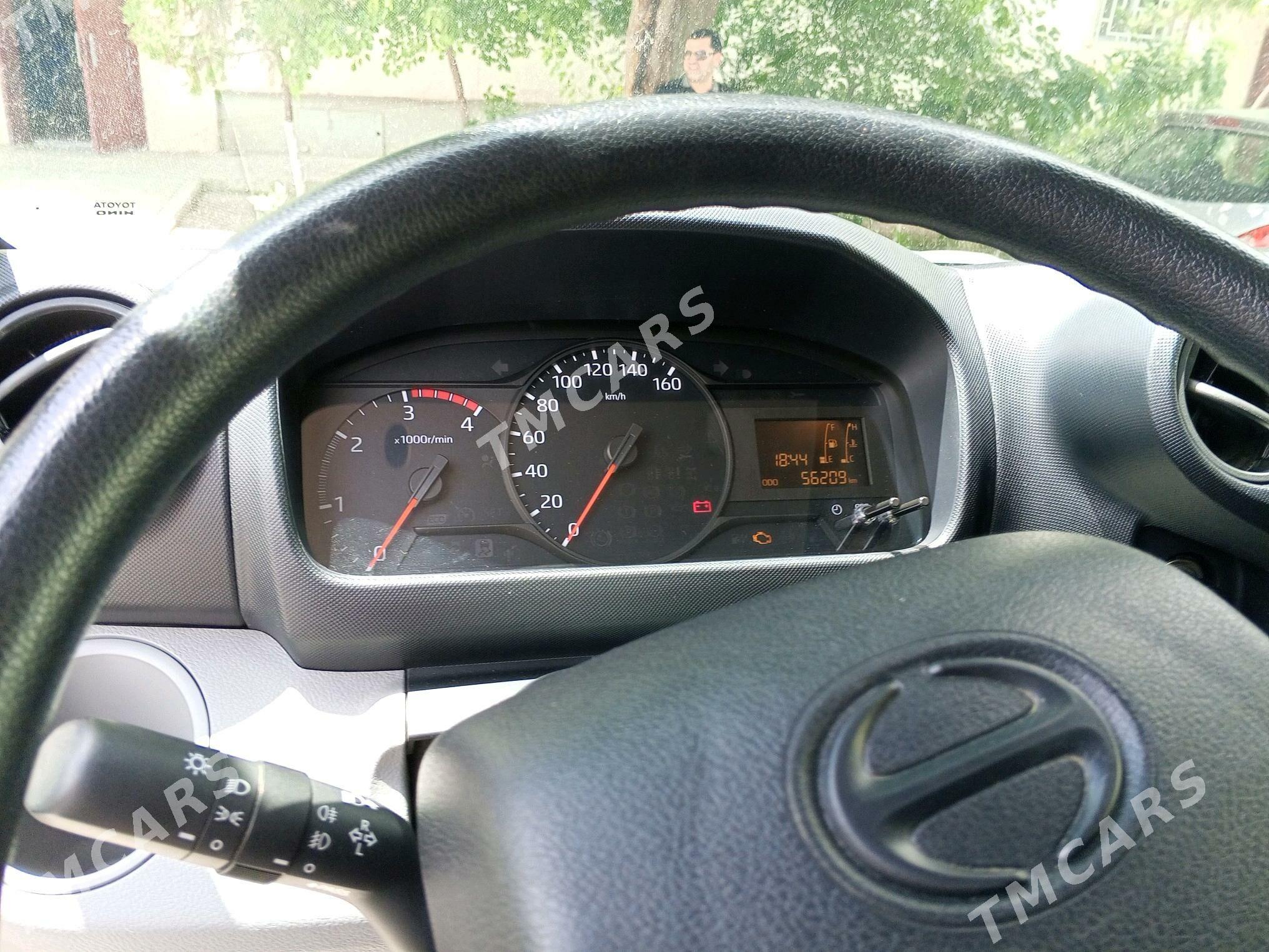 Toyota Hino 2021 - 635 000 TMT - Ашхабад - img 6