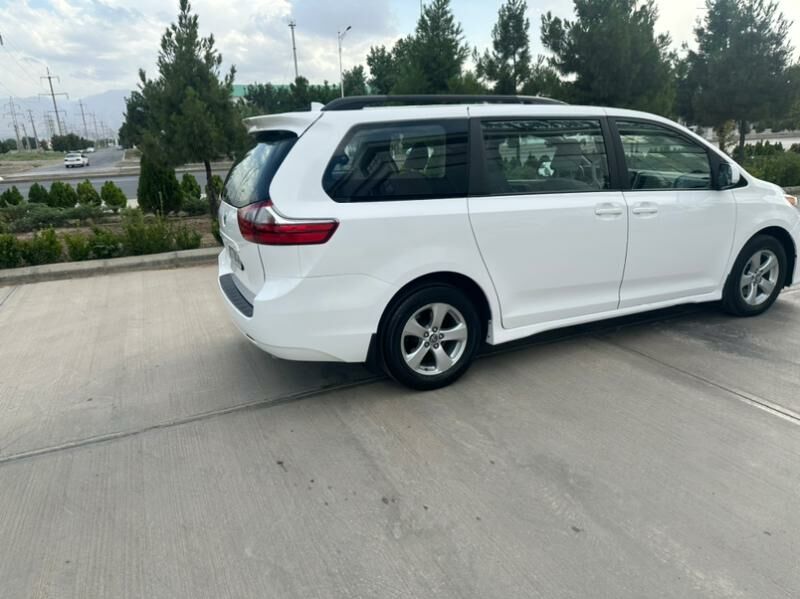 Toyota Sienna 2019 - 340 000 TMT - Aşgabat - img 5