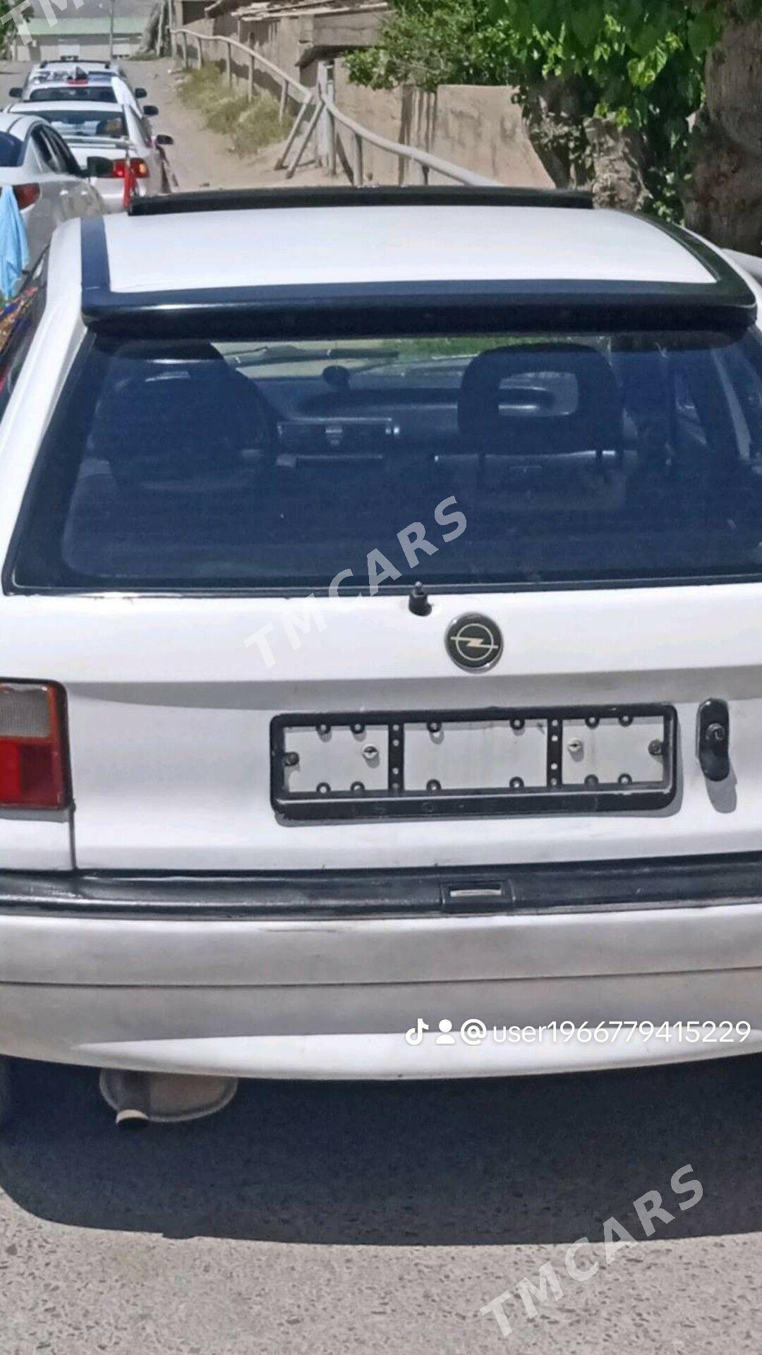 Opel Astra 1993 - 30 000 TMT - 30 mkr - img 2