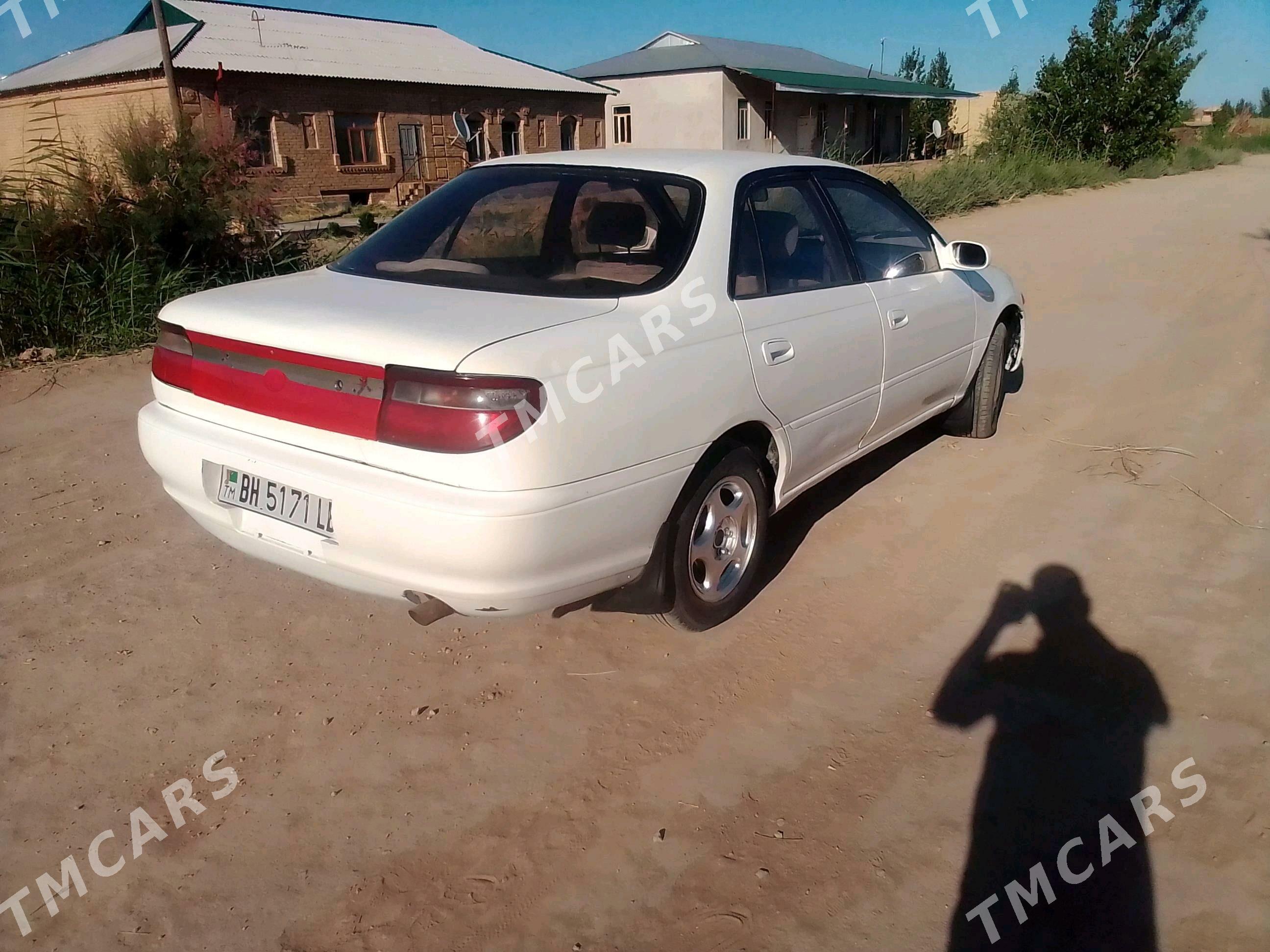 Toyota Carina 1992 - 30 000 TMT - Фарап - img 3