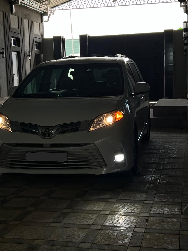 Toyota Sienna 2017 - 380 000 TMT - Aşgabat - img 2