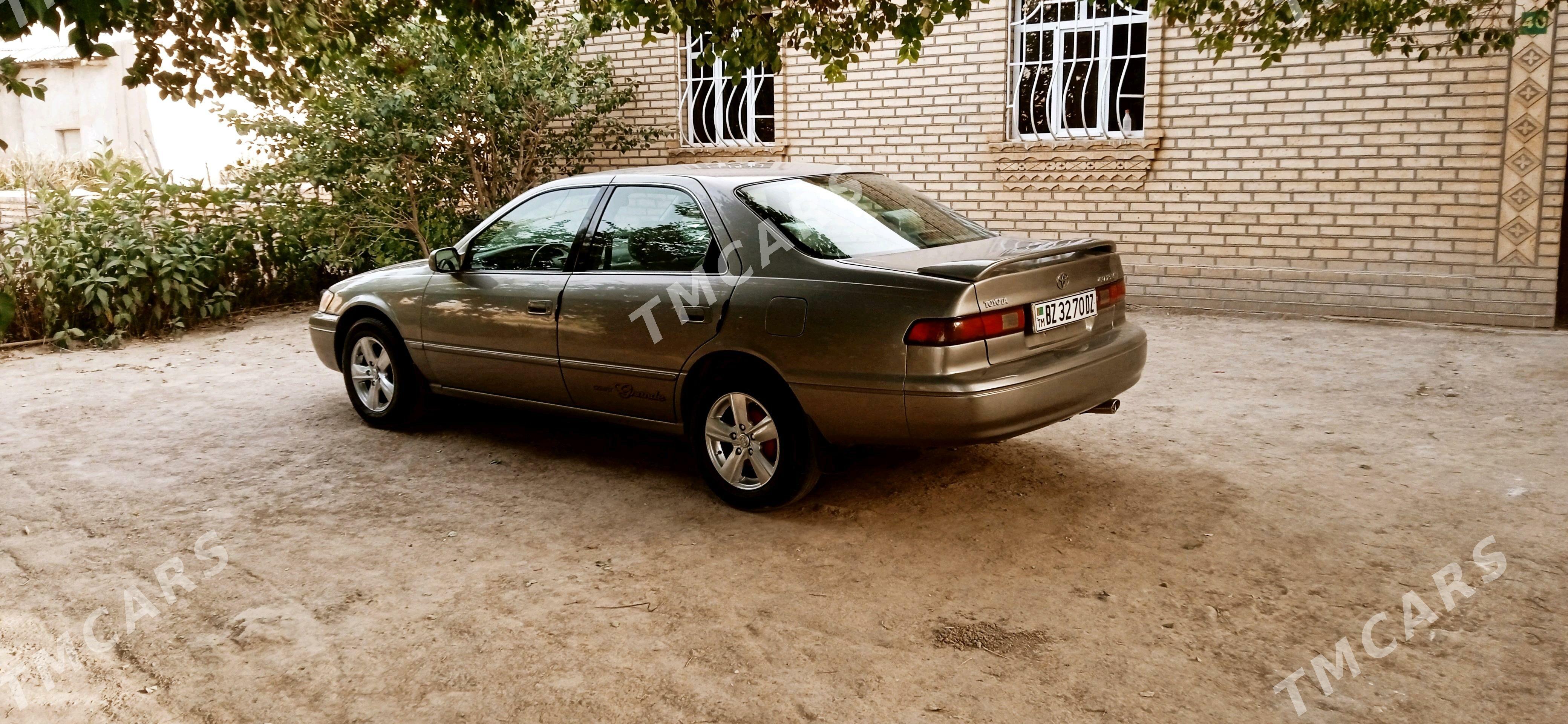 Toyota Camry 1999 - 105 000 TMT - Гурбансолтан Едже - img 4