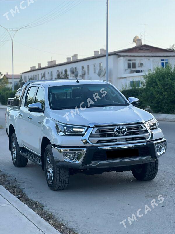 Toyota Hilux 2022 - 620 000 TMT - Балканабат - img 3