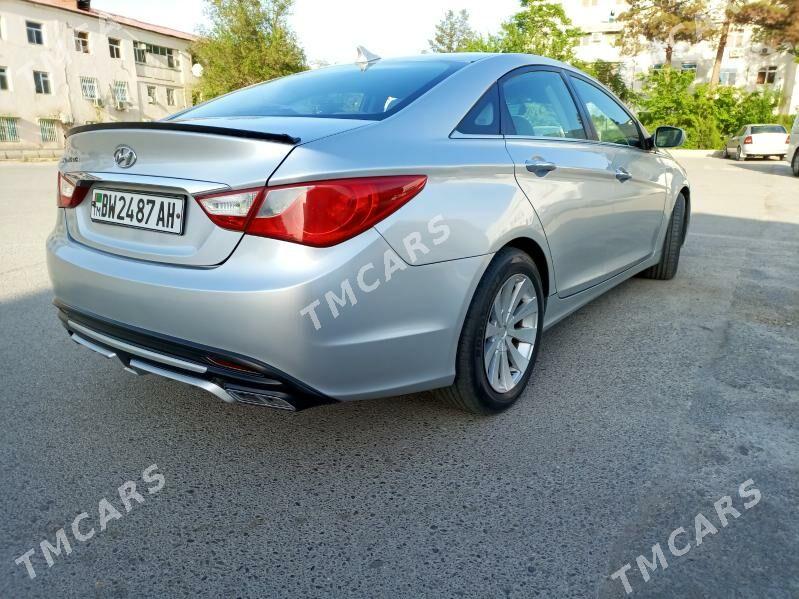 Hyundai Sonata 2010 - 130 000 TMT - Ак-Бугдайский этрап - img 3