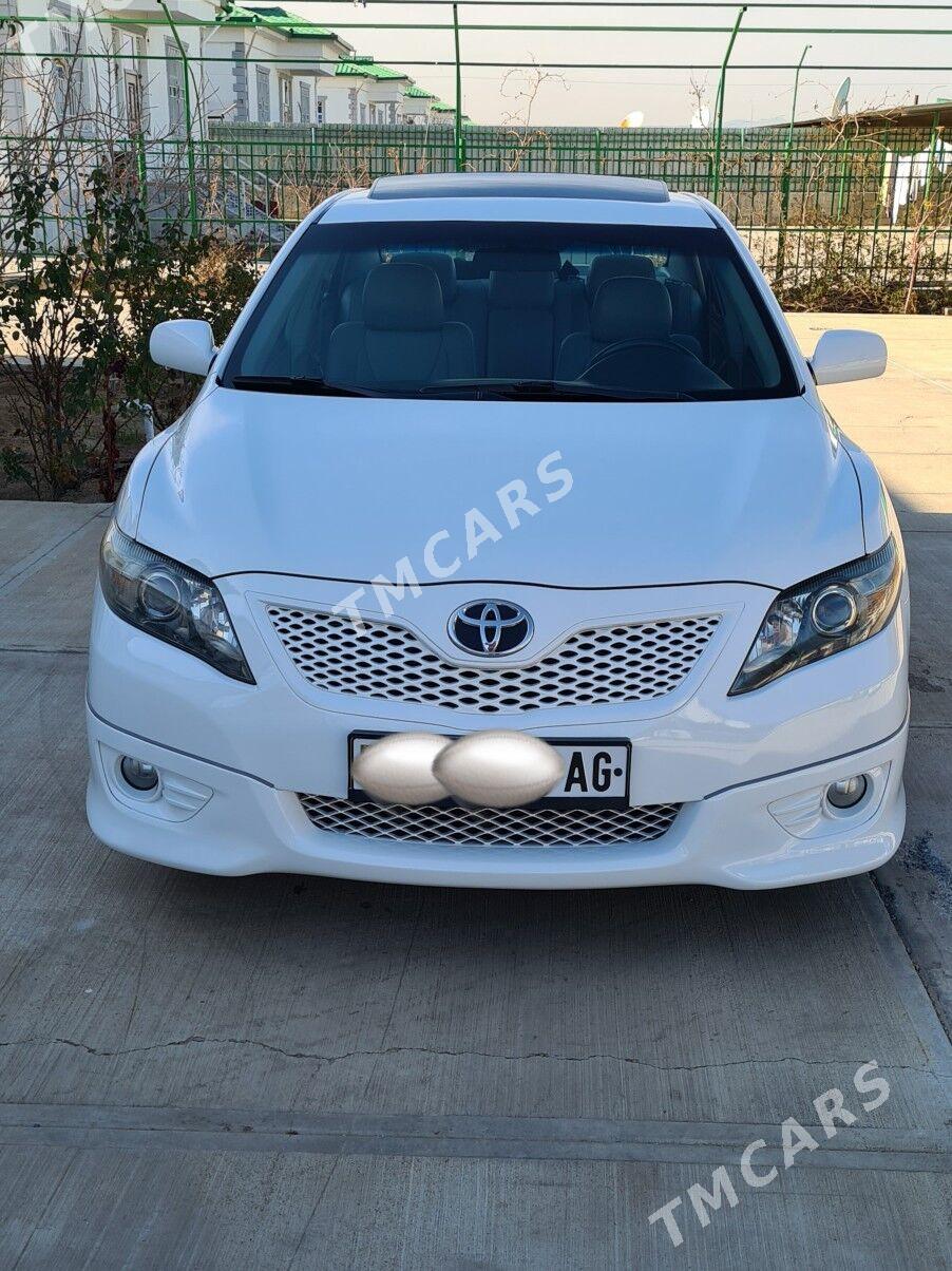 Toyota Camry 2010 - 255 000 TMT - Кëши - img 6