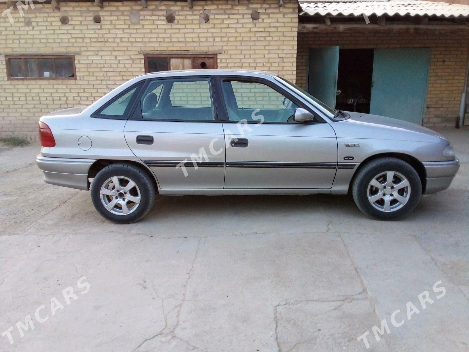 Opel Astra 1996 - 35 000 TMT - Дарганата - img 3