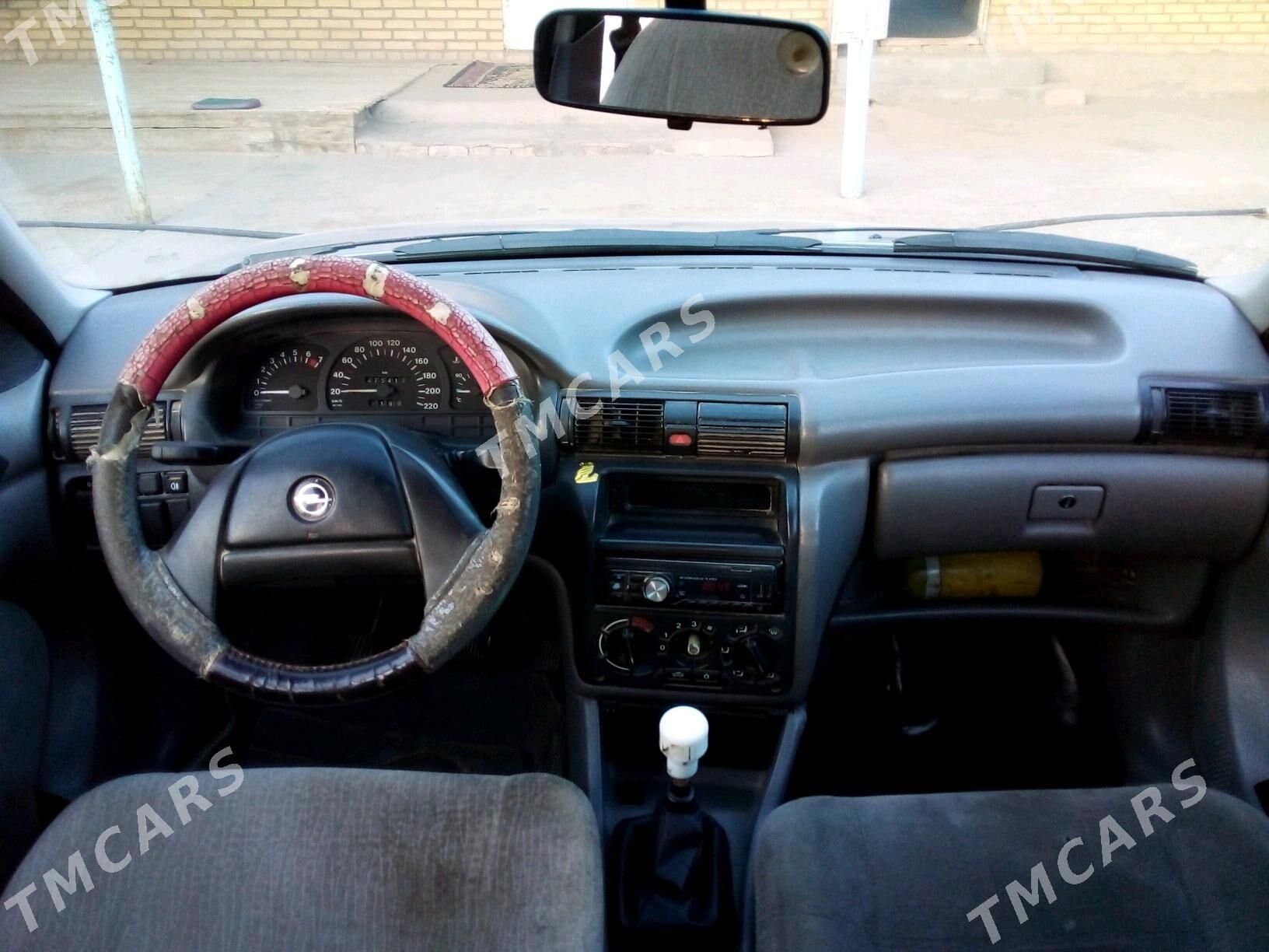 Opel Astra 1996 - 35 000 TMT - Дарганата - img 6