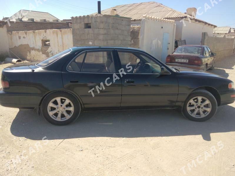 Toyota Camry 1994 - 75 000 TMT - Гумдаг - img 3