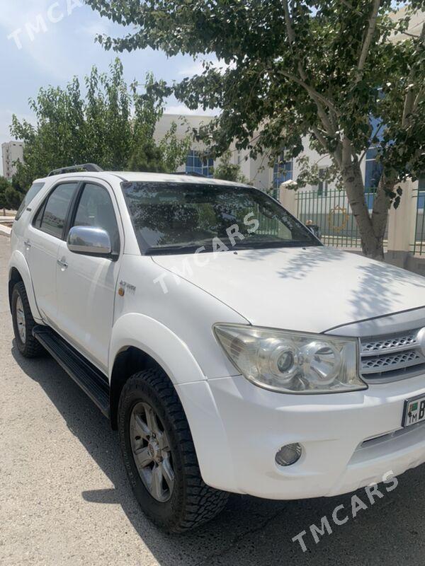 Toyota Fortuner 2011 - 235 000 TMT - Ашхабад - img 3
