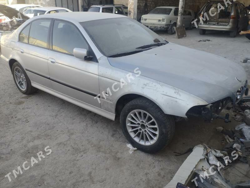 BMW E39 2001 - 75 000 TMT - Türkmenbaşy - img 2