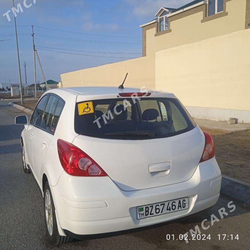 Nissan Versa 2010 - 110 000 TMT - 4 мкр - img 2