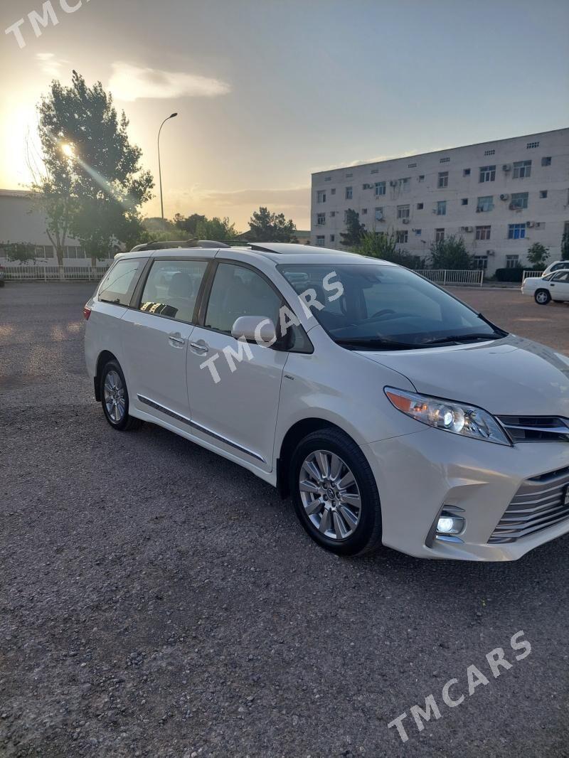 Toyota Sienna 2018 - 445 000 TMT - 30 mkr - img 2