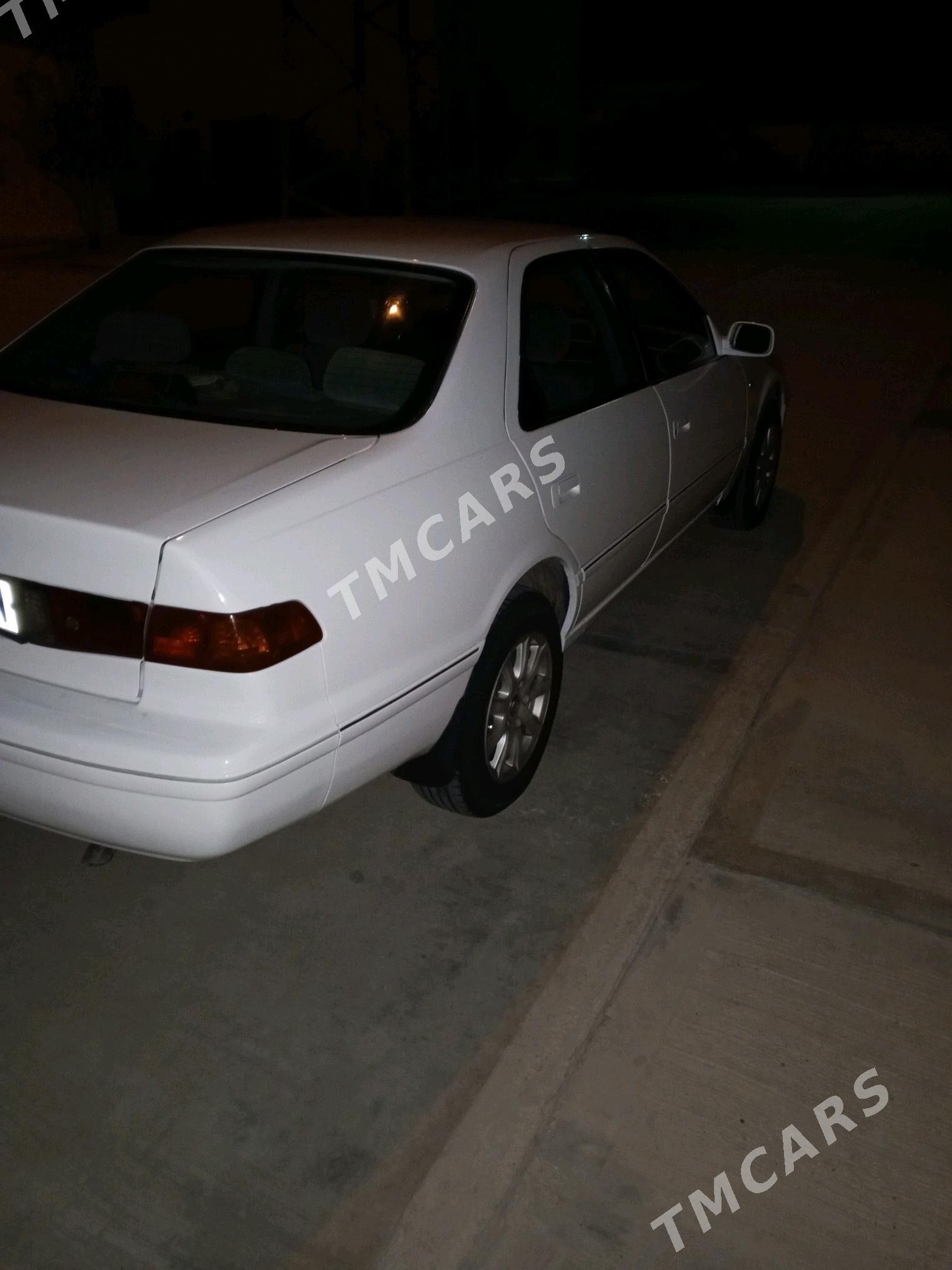 Toyota Camry 2000 - 100 000 TMT - Джебел - img 2