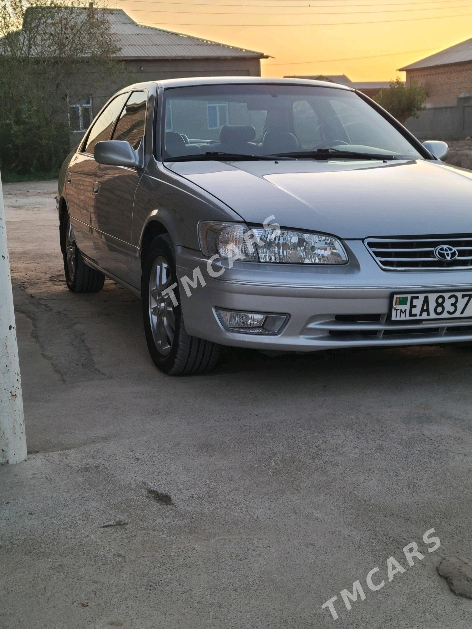 Toyota Camry 2000 - 135 000 TMT - Мары - img 3