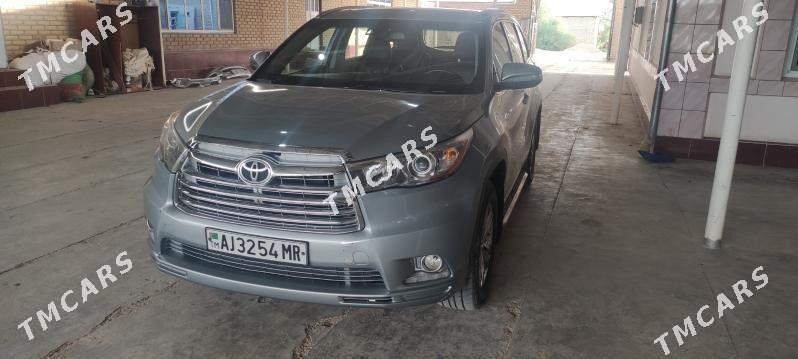 Toyota Highlander 2015 - 400 000 TMT - Sakarçäge - img 3