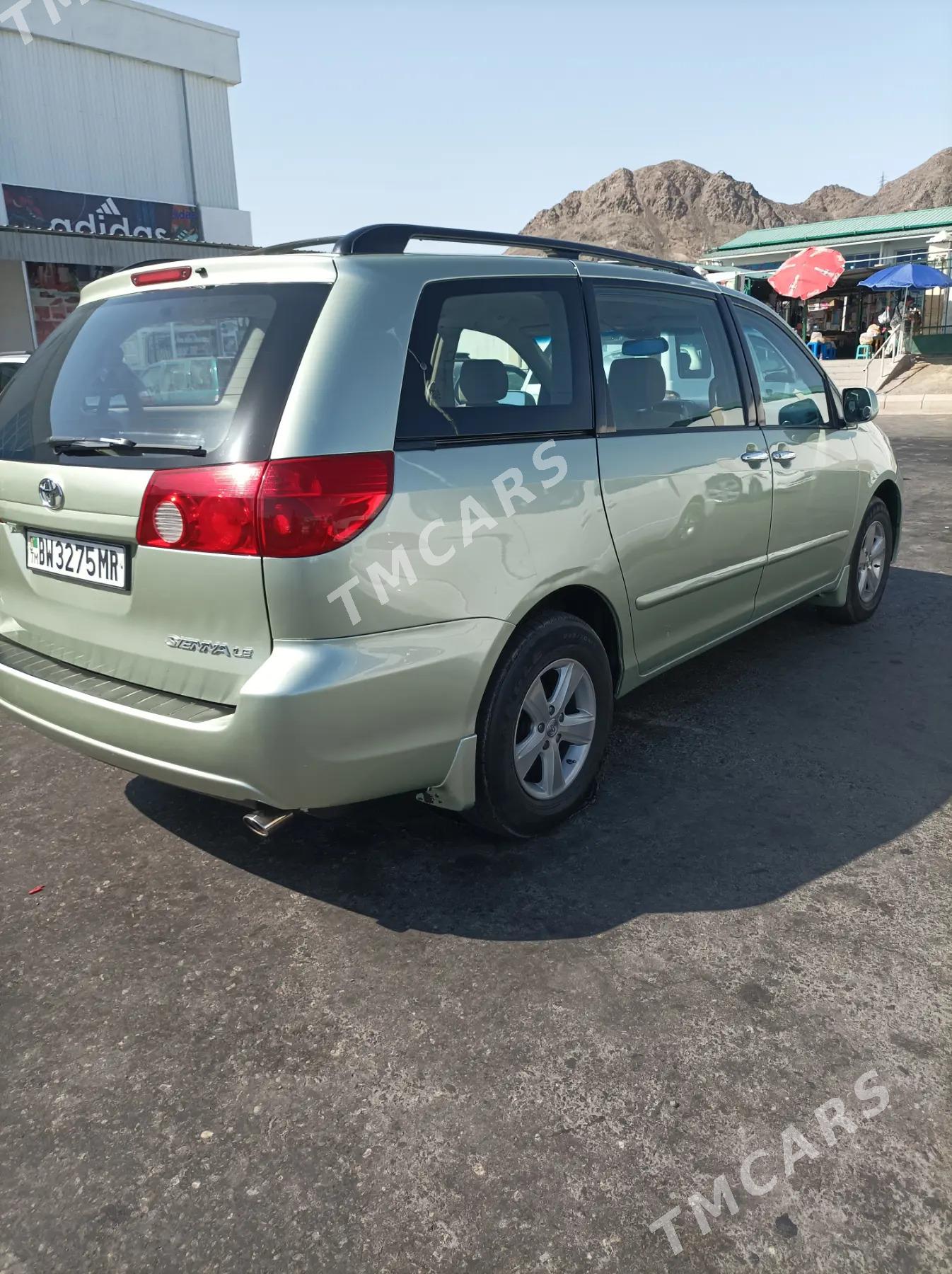 Toyota Sienna 2006 - 190 000 TMT - Türkmenbaşy - img 10