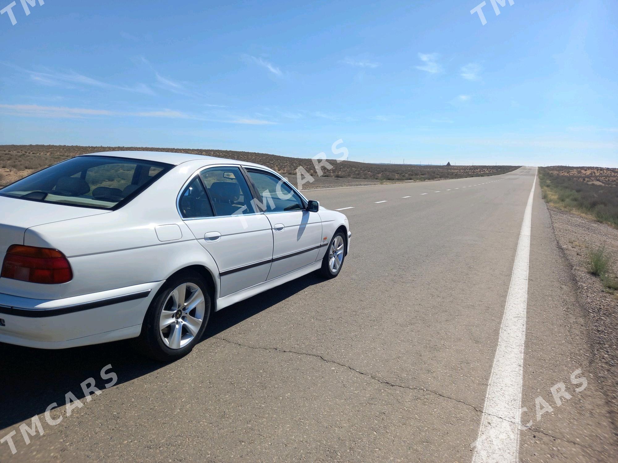 BMW E39 1997 - 70 000 TMT - Туркменбаши - img 5