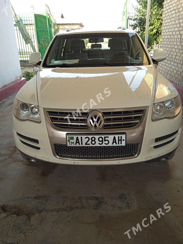 Volkswagen Touareg 2008 - 200 000 TMT - Ак-Бугдайский этрап - img 5