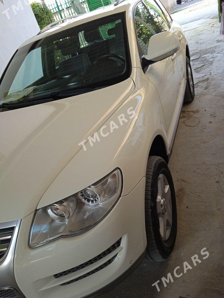 Volkswagen Touareg 2008 - 200 000 TMT - Ак-Бугдайский этрап - img 7