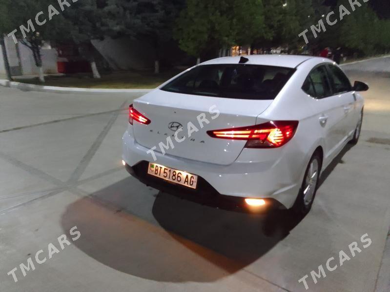 Hyundai Elantra 2019 - 180 000 TMT - Köşi - img 4