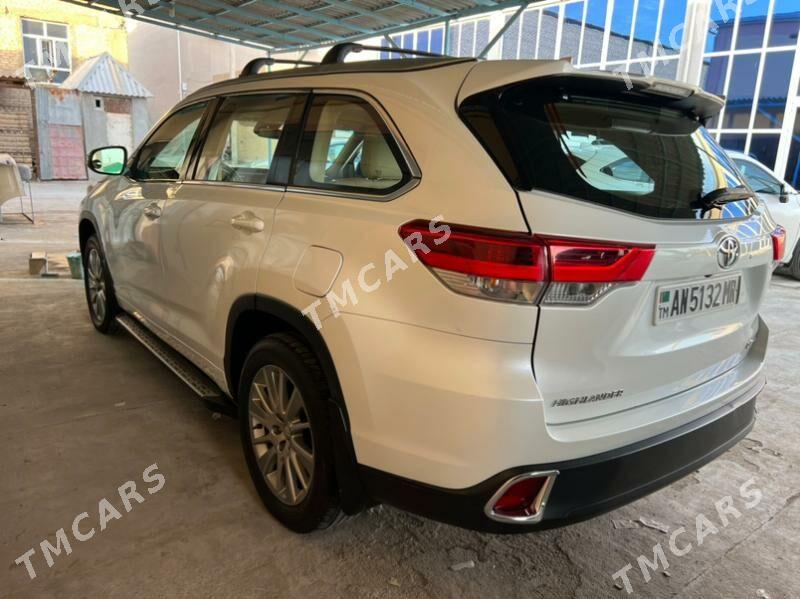 Toyota Highlander 2018 - 390 000 TMT - Мары - img 5