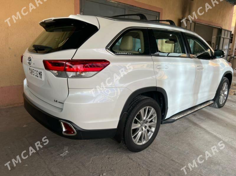 Toyota Highlander 2018 - 390 000 TMT - Мары - img 2