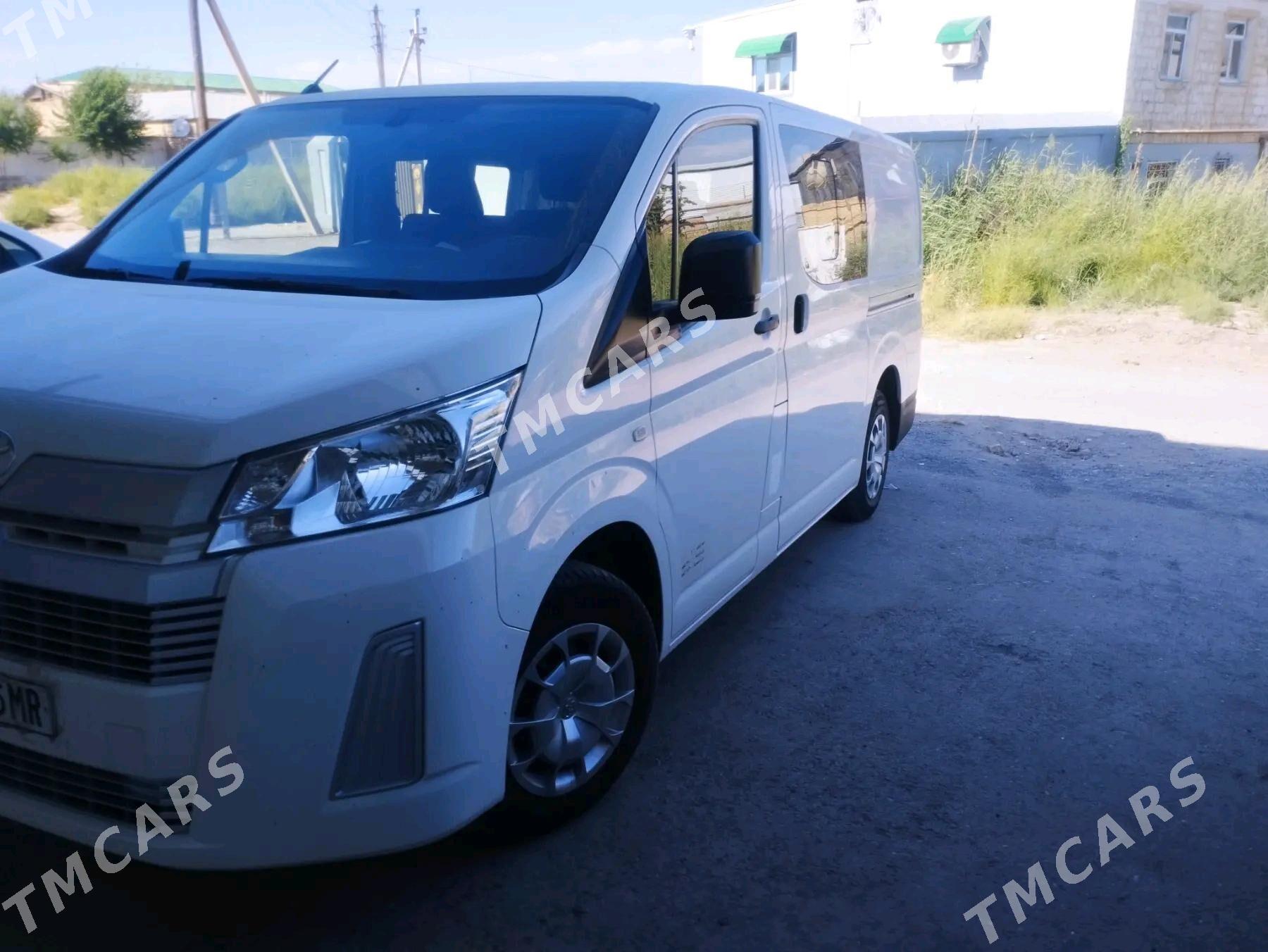 Toyota Hiace 2020 - 500 000 TMT - Мары - img 3