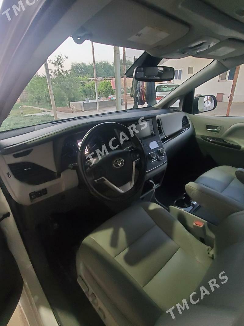 Toyota Sienna 2019 - 370 000 TMT - Мургап - img 5