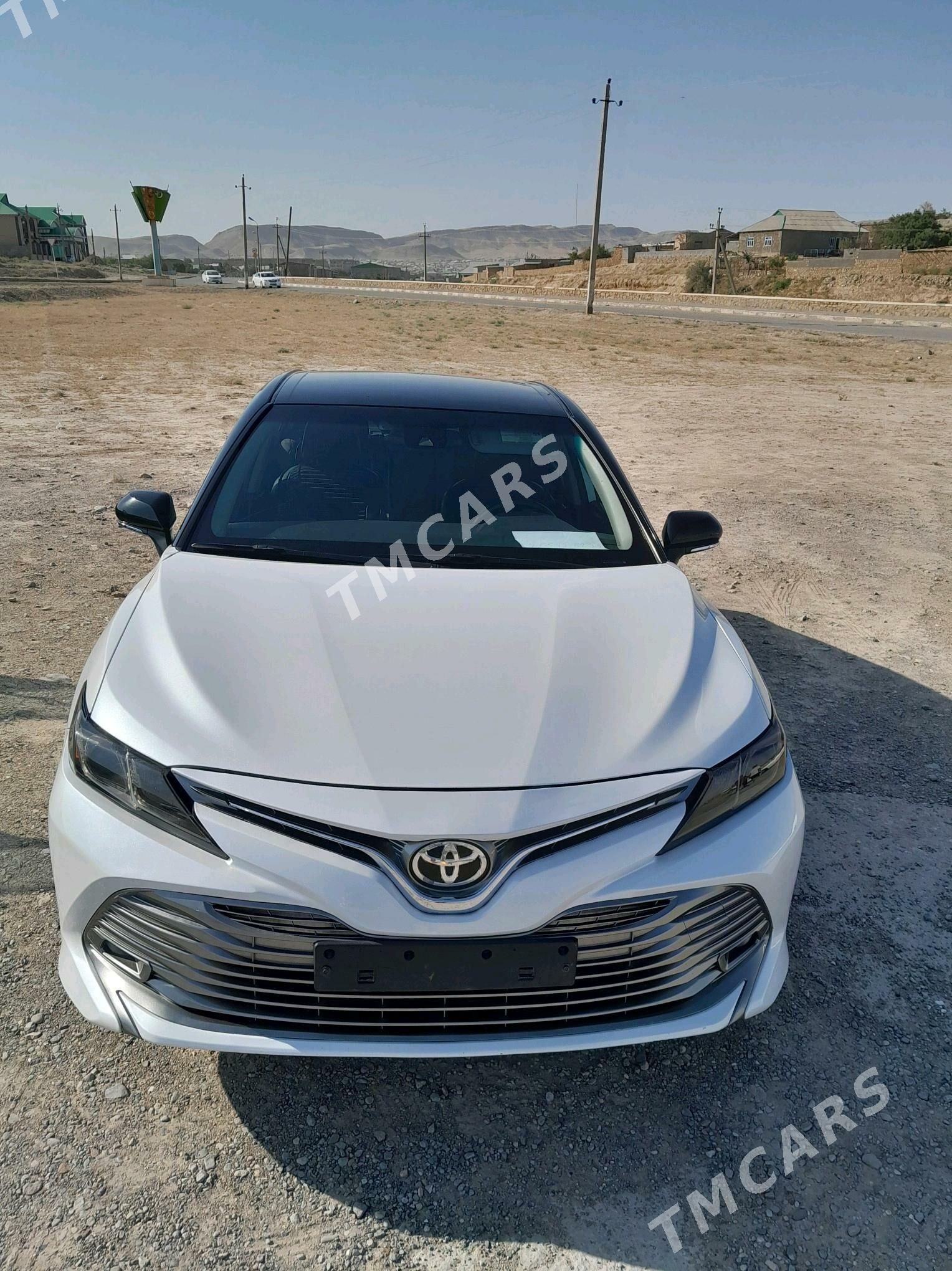 Toyota Camry 2019 - 300 000 TMT - Магданлы - img 5