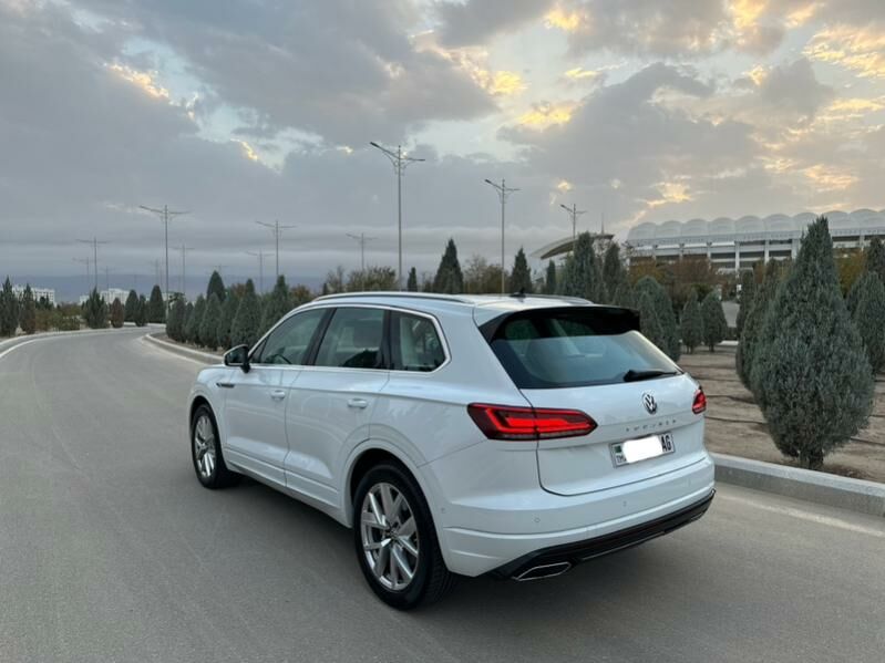 Volkswagen Touareg 2019 - 1 400 000 TMT - Ашхабад - img 5